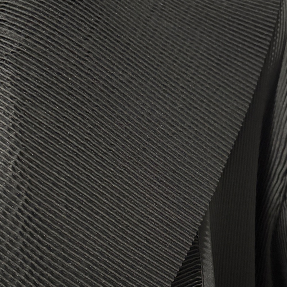 Unique Pleated Lightweight Jacket - Picture 6 of 7
